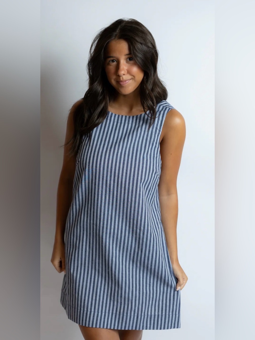 Sleeveless Vertical Stripe Shift Dress w Open Back - Blue
